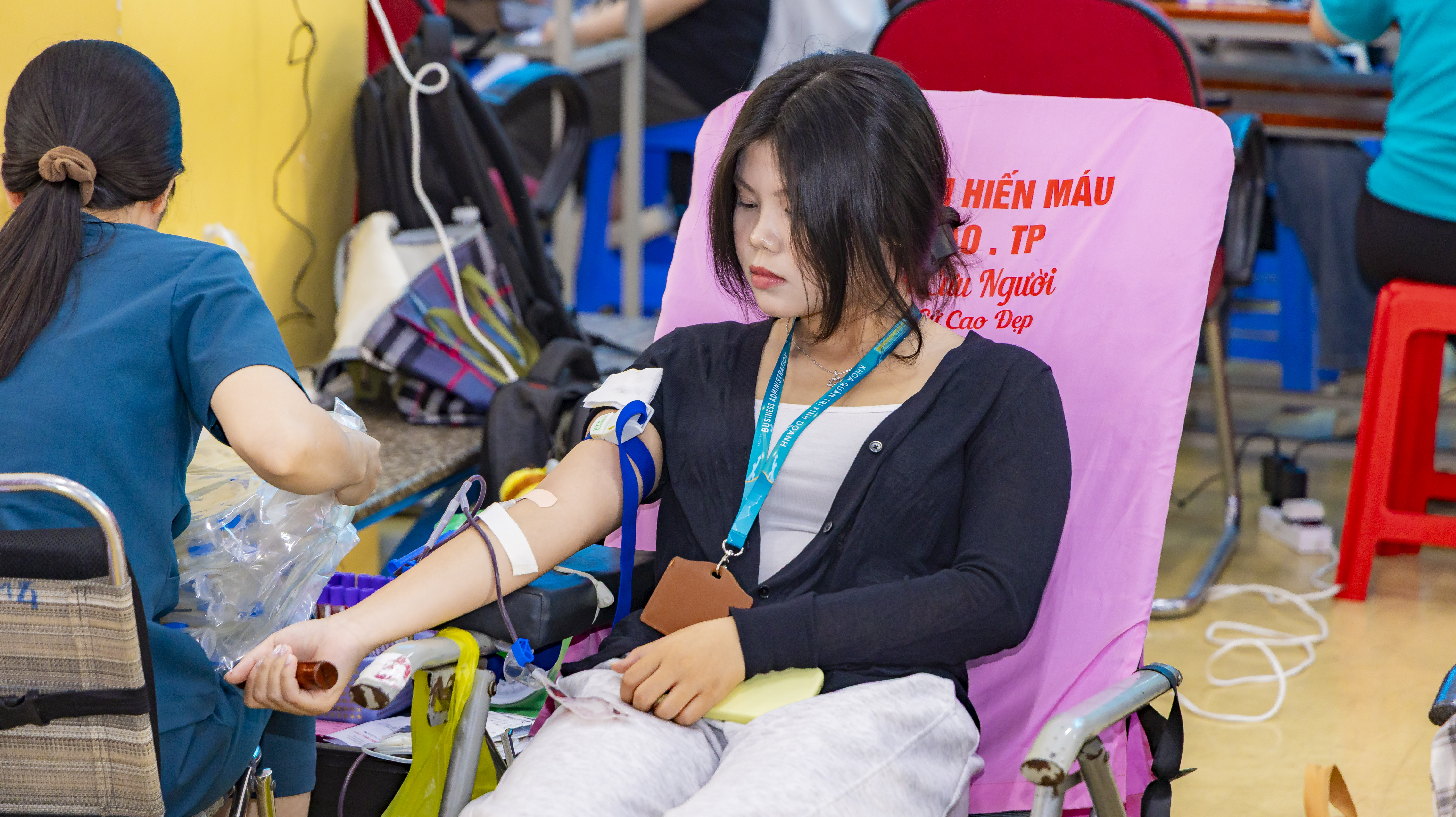 Hiến máu tình nguyện HUFLIT năm học 2025 - 2026: Hành trình lan tỏa yêu thương, gieo mầm hạnh phúc