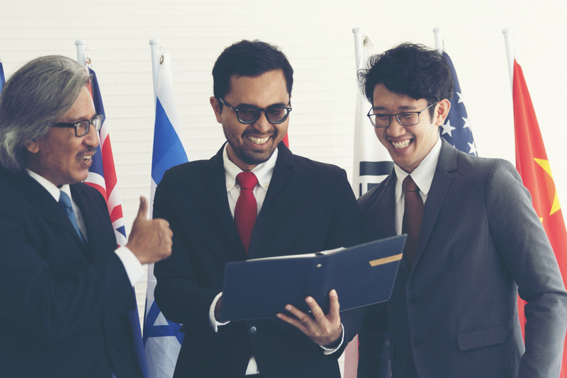 Chuyên viên quan hệ quốc tế