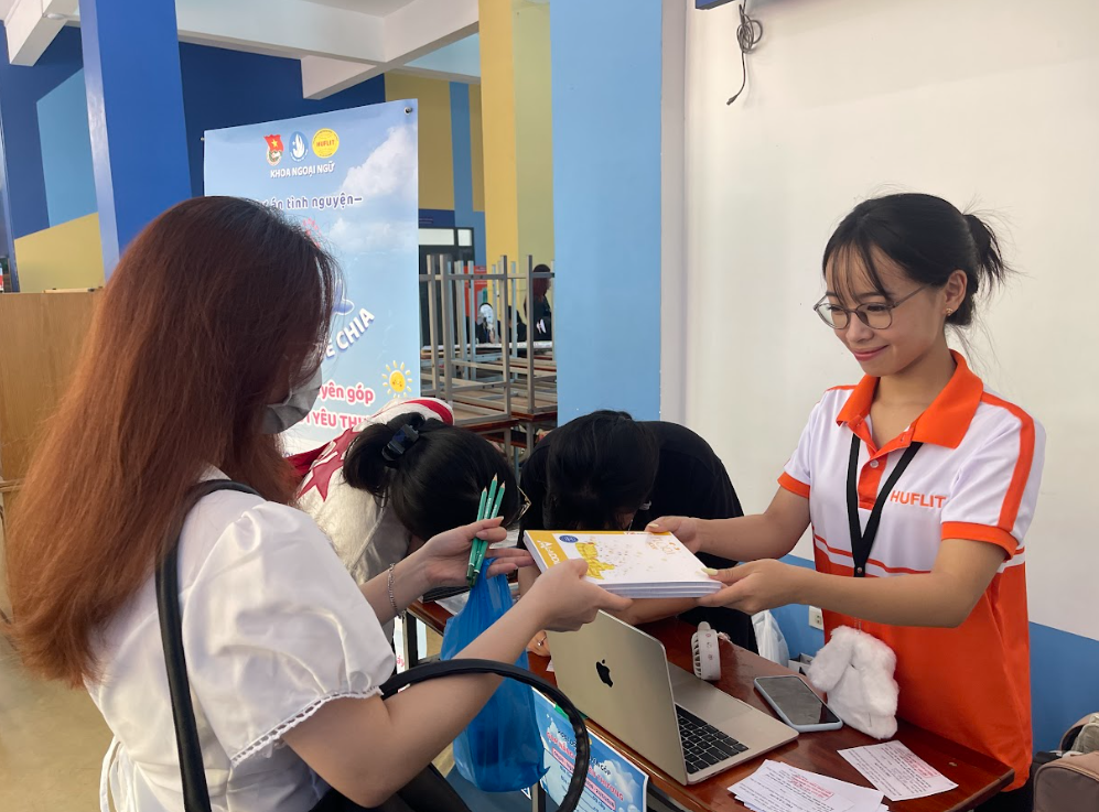 Dự án tình nguyện “Gắn Kết - Sẻ Chia”