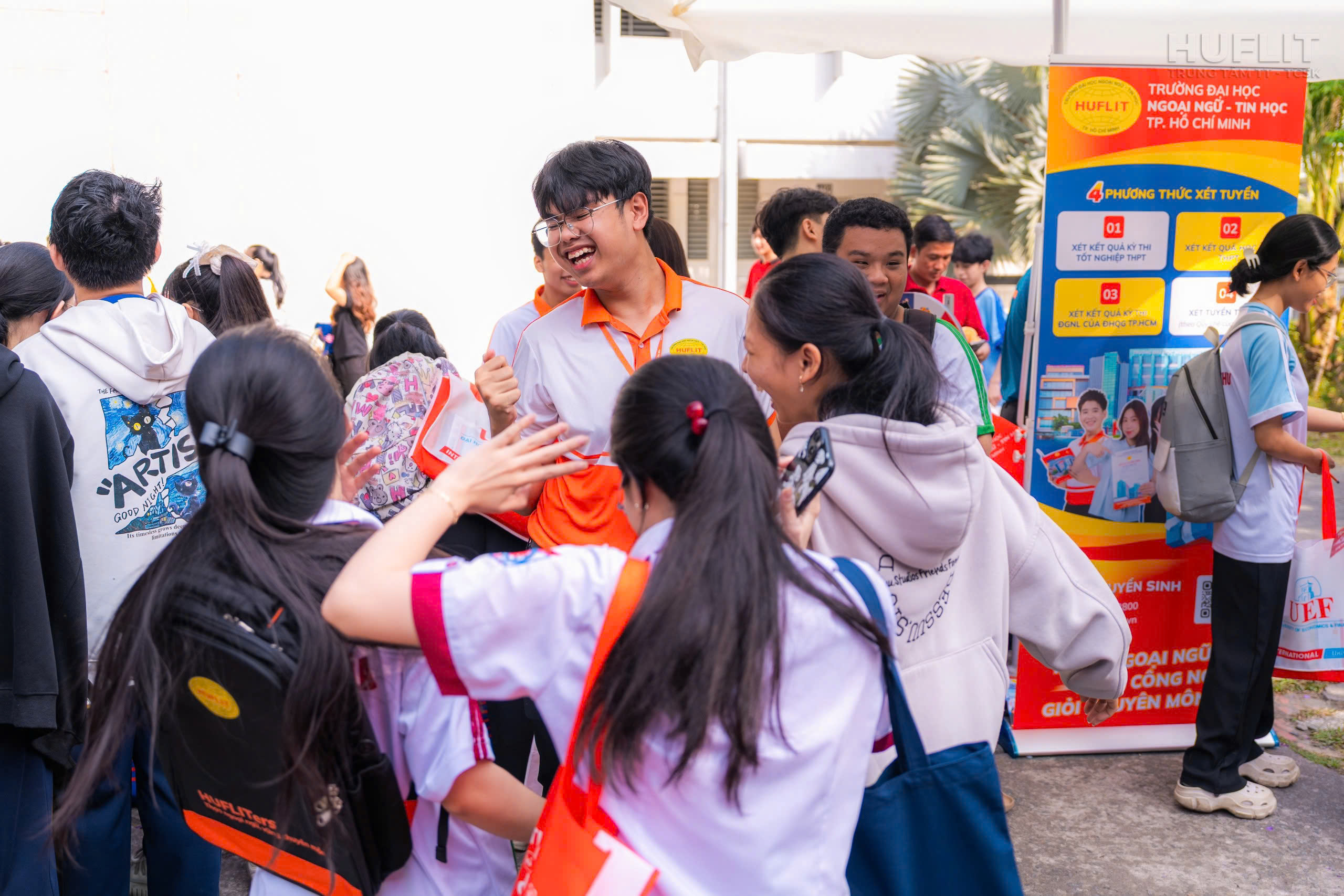 SỨC MẠNH CỦA SỰ THẤU CẢM: VÌ SAO NHÓM NGÀNH  “HƯỚNG CON NGƯỜI” LÀ TRỤ CỘT CỦA TƯƠNG LAI?